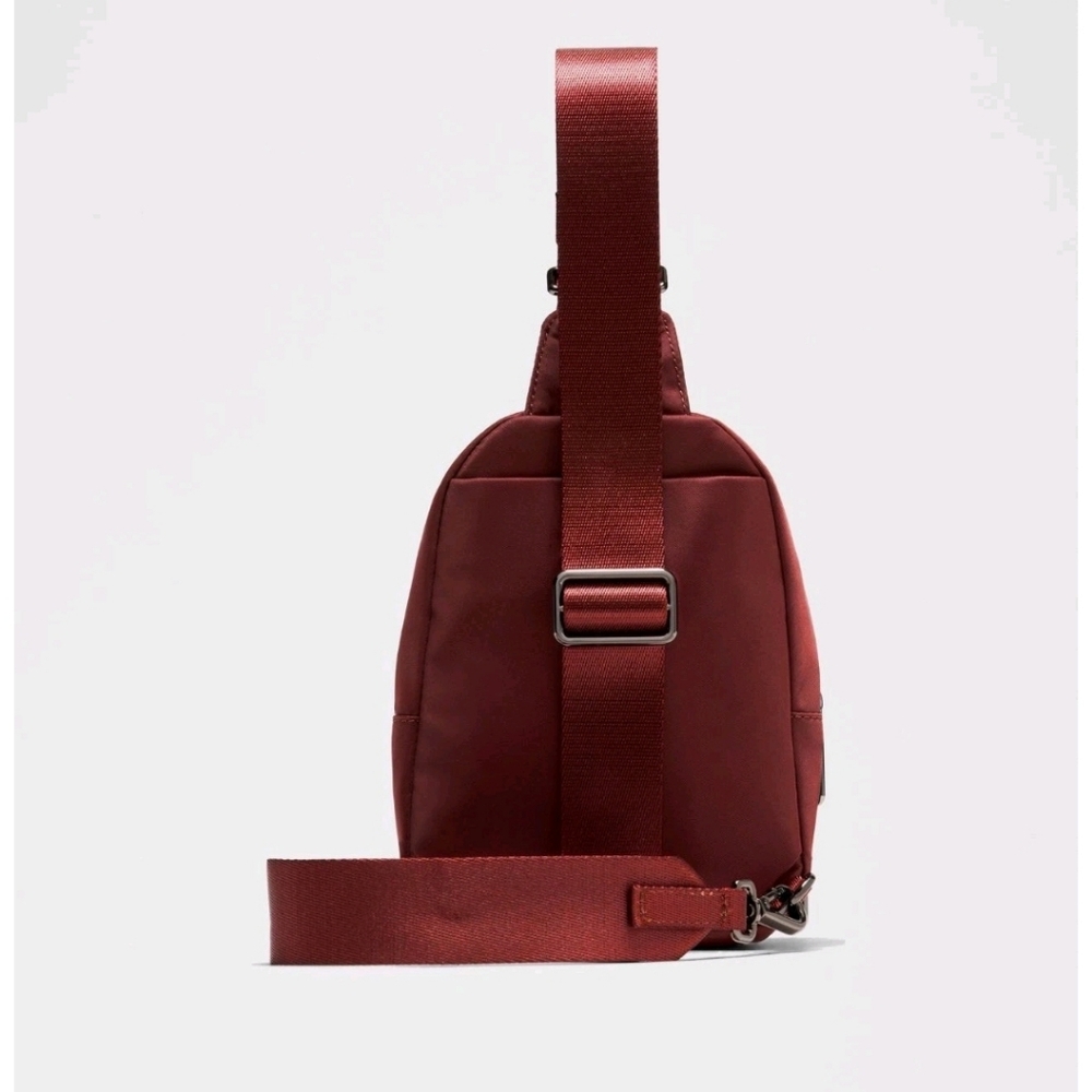 Lululemon Everywhere Sling Bag Small 2L- Rockwood - Picture 2 of 8